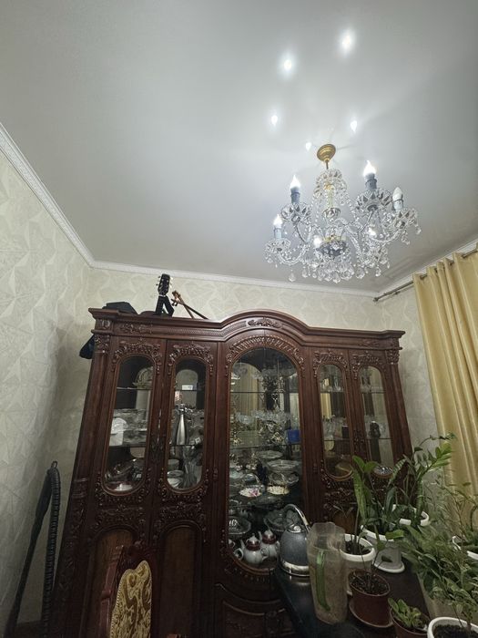 Продам сервант для гостиной комнаты