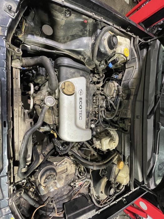 Opel Astra f 1.4 16v На Части