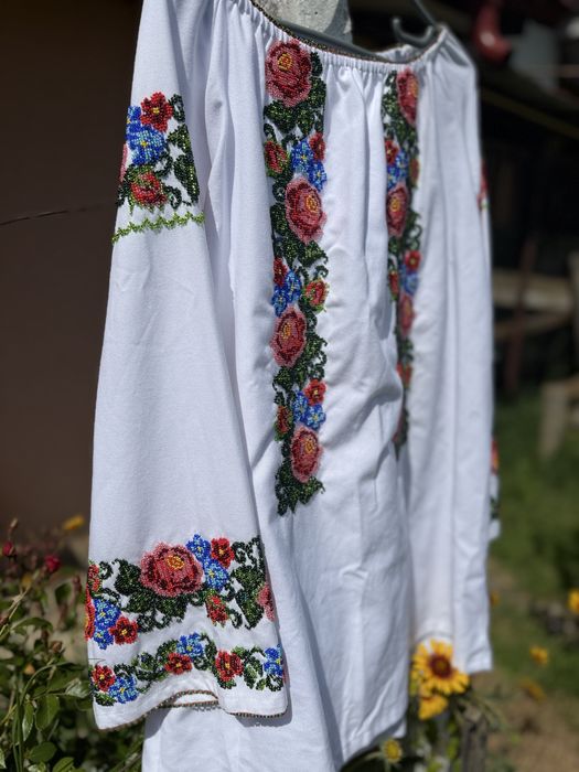 Ii tradiționale cusute cu mărgele – eleganță și autenticitate