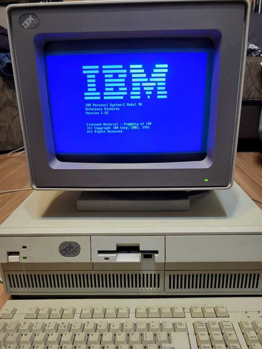 RETRO PC IBM PS/2 Model 90 XP 486 50 Mhz, 8 MB RAM, 120 MB HDD