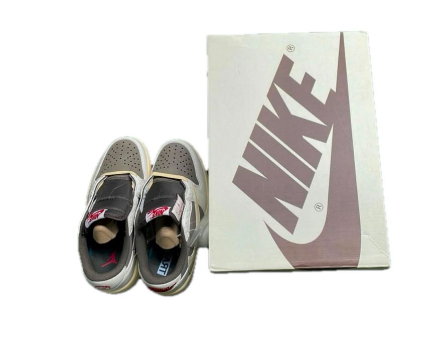 Adidași Nike Air Jordan 1 Low Travis Scott Reverse Mocha