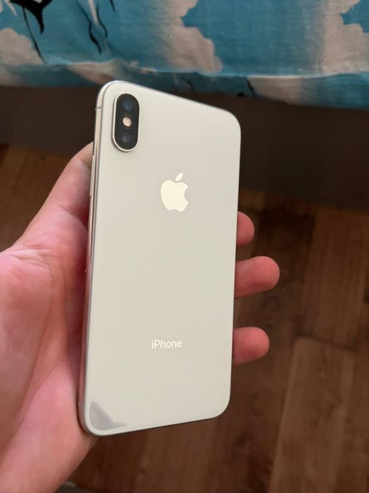 Iphone x 100/64.