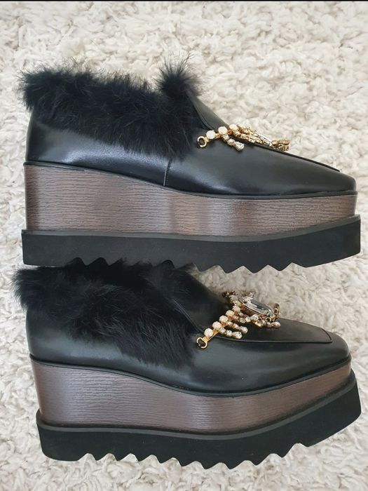 Италия оригинал.Лофер мюли Stuart Weitzman украшены брошью из