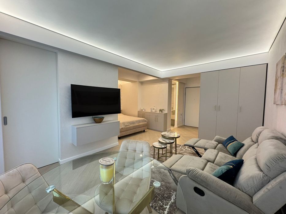 Studio Cortina North Pipera-Prima inchiriere