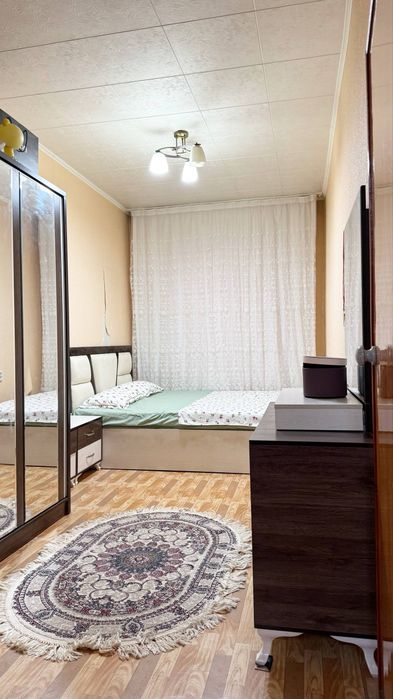 Юнусабад 11 квартал. Продается квартира  2/2/4