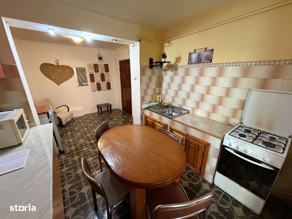 Apartament 2 camere, decomandat - zona Ampoi 3