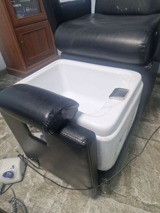 Педикюрный кресло
