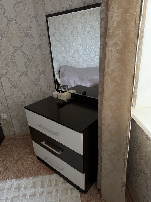 Продам шкаф и комод с зеркалом