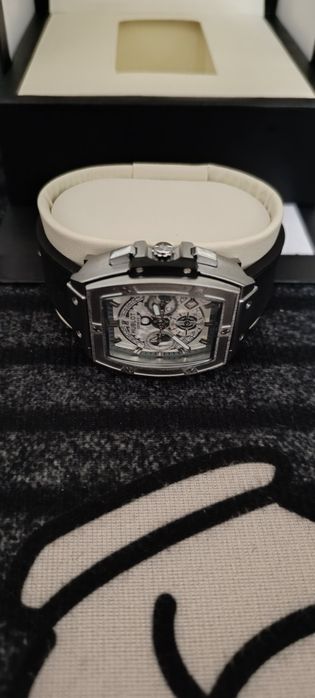 Продам мужские часы Hublot