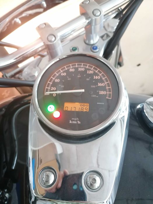 Хонда Шадоу / Honda Shadow VT750 RC50 (Инжекцион / Кардан) 10.2011 – 17 200 км + оборудване