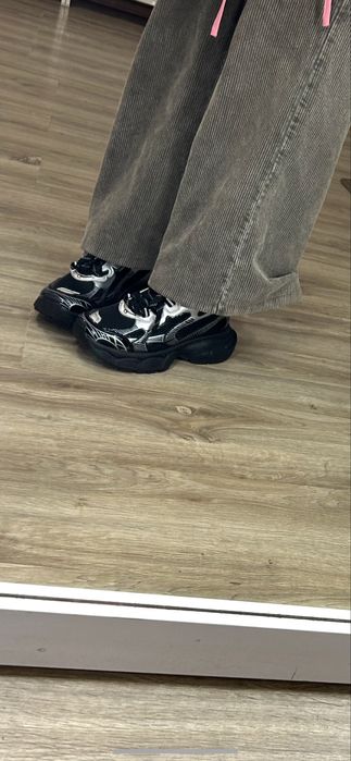 кроссовки черные