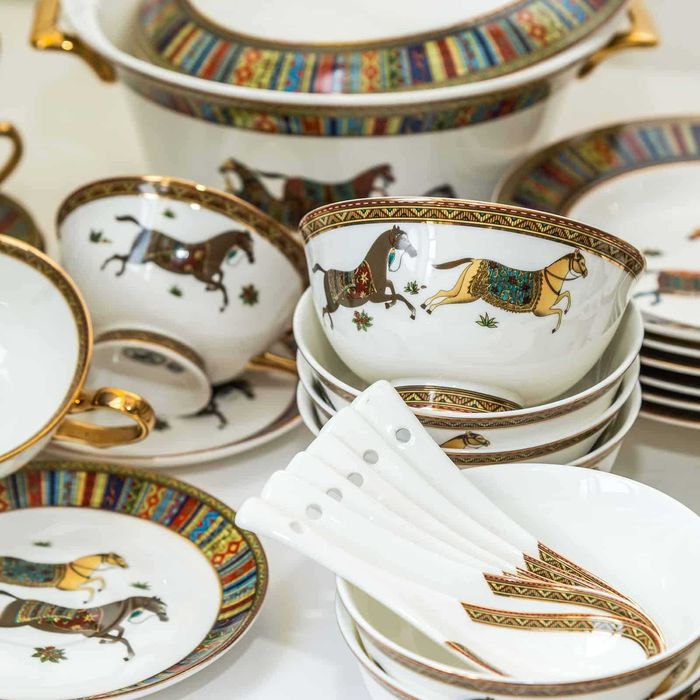 Лимитиран сервиз Hermès - подарък за специален повод