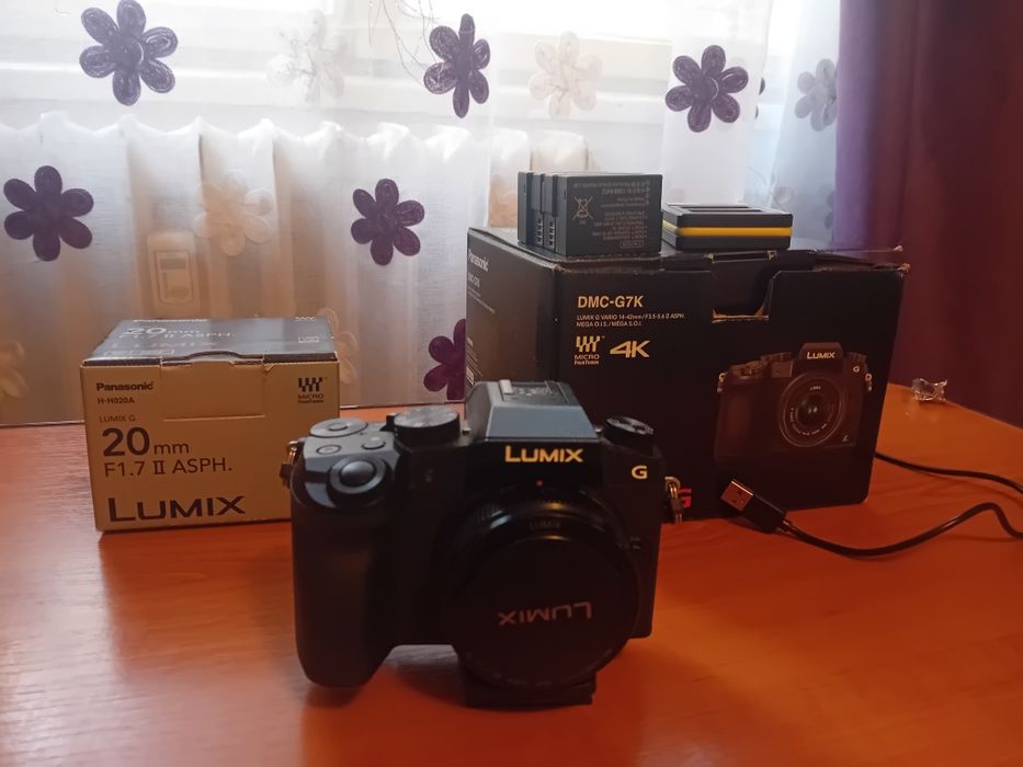 Vând panasonic lumix g7
