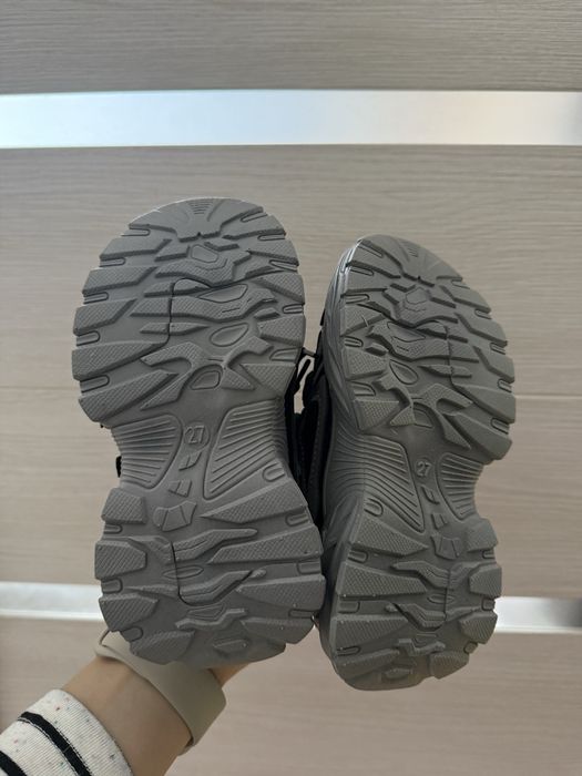 Кроссовки детские новые