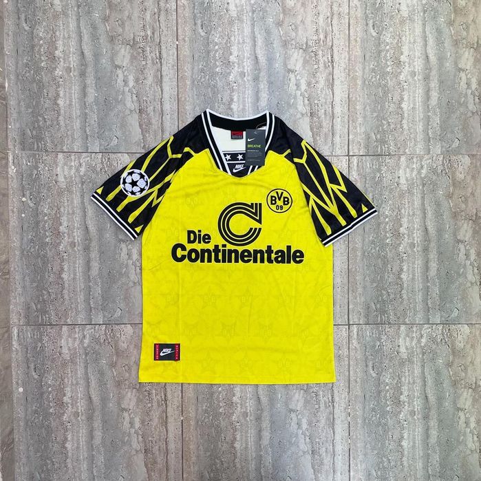 Продается ретро футбольные формы