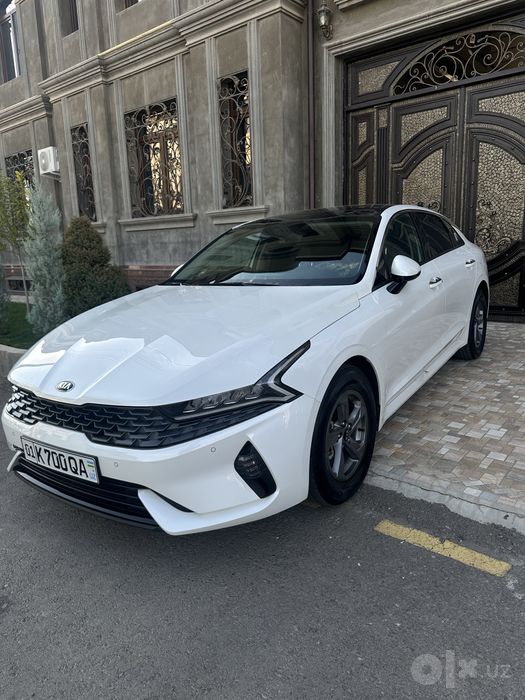 Kia K5 oq rangli 2021