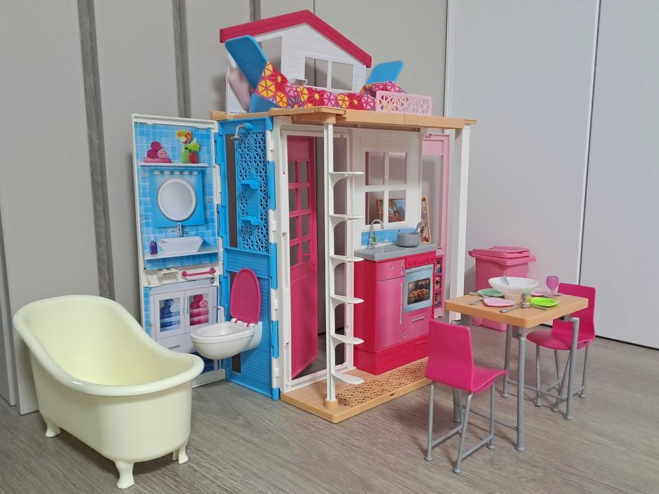 Casa cu etaj Barbie Mattel
