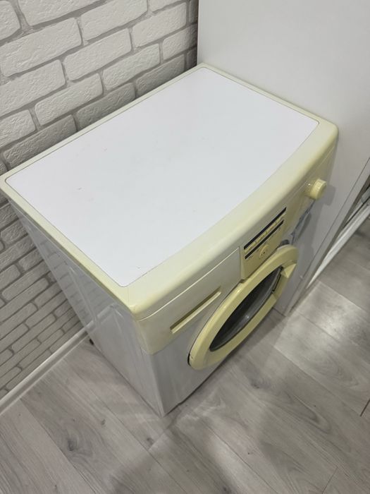 Стриальная машина жұмыс істеп тұр