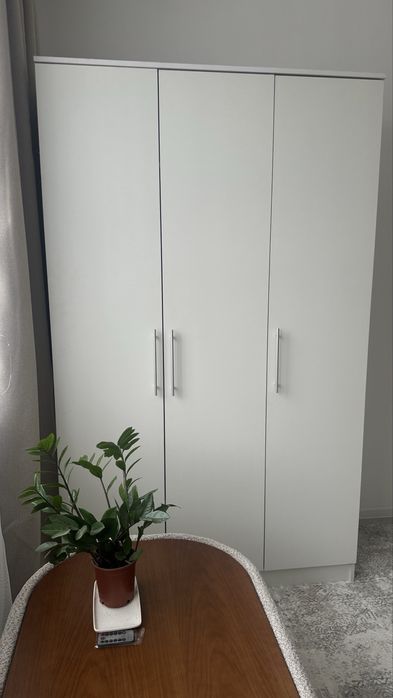 Шкаф белый 120х50.