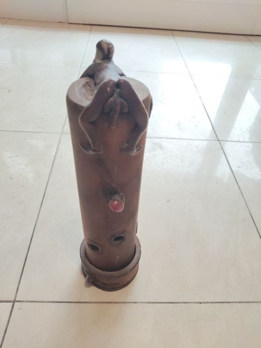 Дървен свещник в много добро състояние