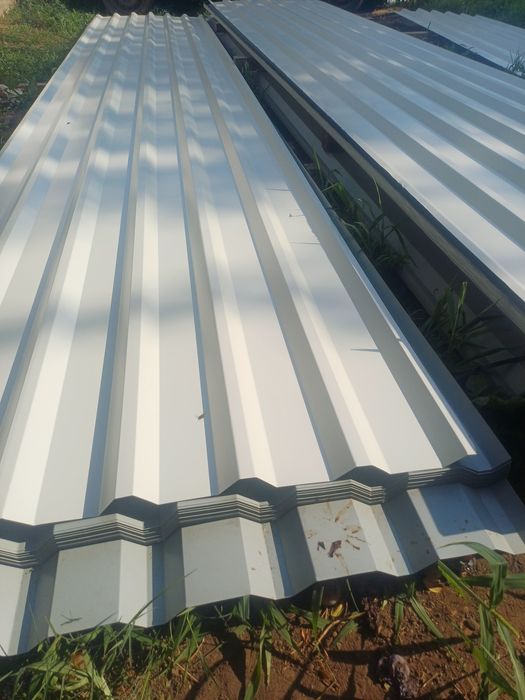 Foi de tabla cutata de dimensiuni 1,1m x 6,2m, cu grosimea de 0,4m, la un preț bun. 
Materialul este nou și poate fi utilizat pentr