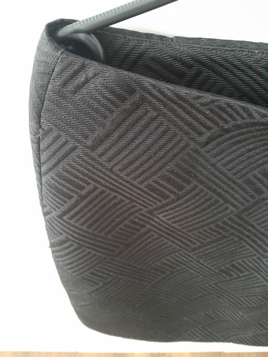 Fustă Reserved neagră, scurtă, mărimea 38, material sintetic, cu căptușeală.