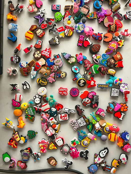 Jibbitz LA ALEGERE! CEL MAI MIC PRET figurine charms pin crocs