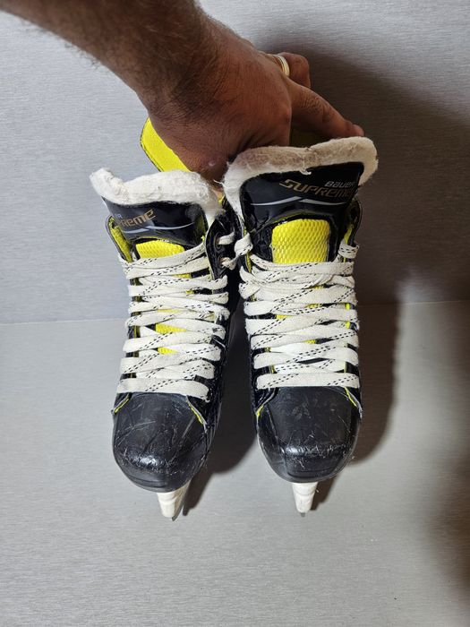 Patine hochei  3009 Bauer Supreme S 27, marime 33.5, lungime interioara 22.5cm.