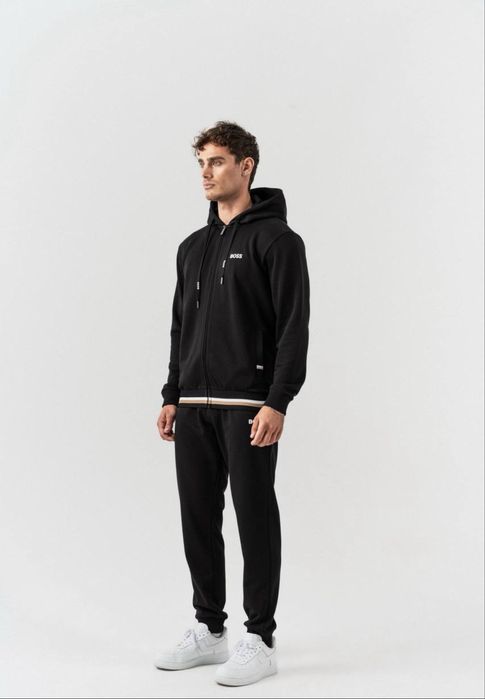 Мъжки спортен комплект в черен цвят