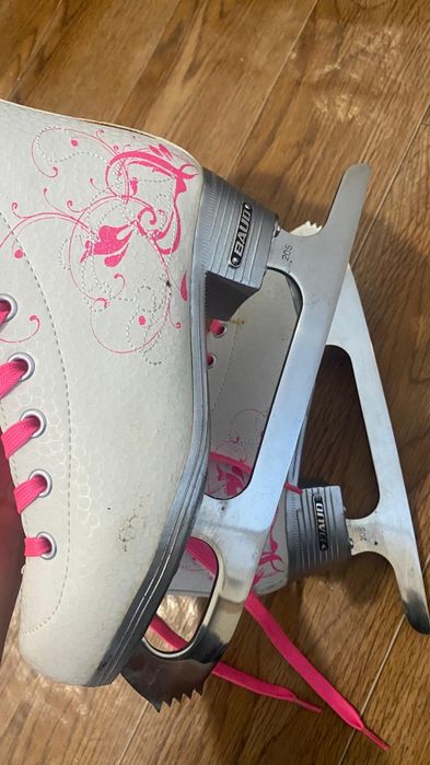 Продам коньки бу