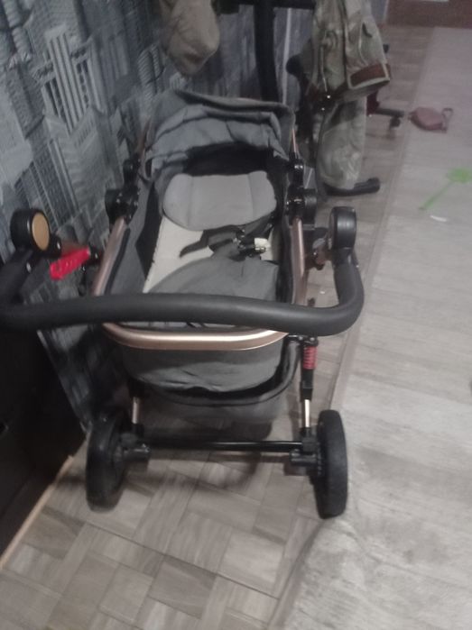 Продам коляску..