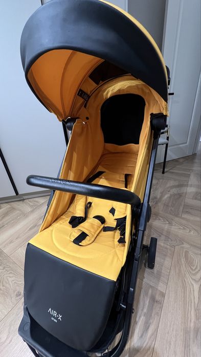 Продаем прогулочную коляску Anex air