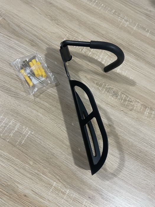 Suport prindere bicicleta / trotineta pentru perete
