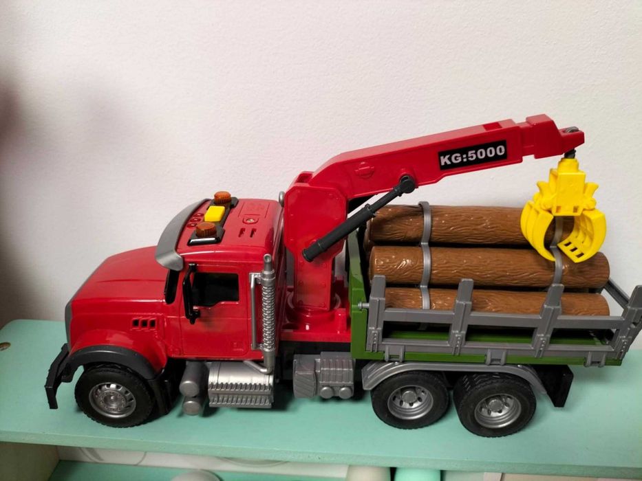 Utilaj care cara lemne cu sunete si lumini