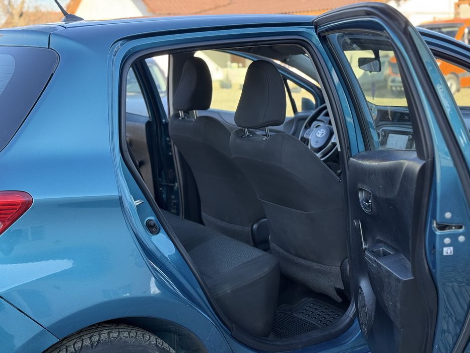 Toyota Yaris 11/2012 1.0 70 CP SE POATE IN RATE