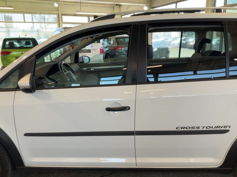 Volkswagen Touran 2.0 TDI CrossTouran 2014