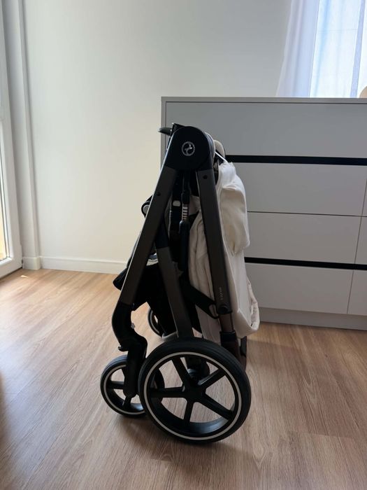 Cybex Balios S Lux само с летен кош