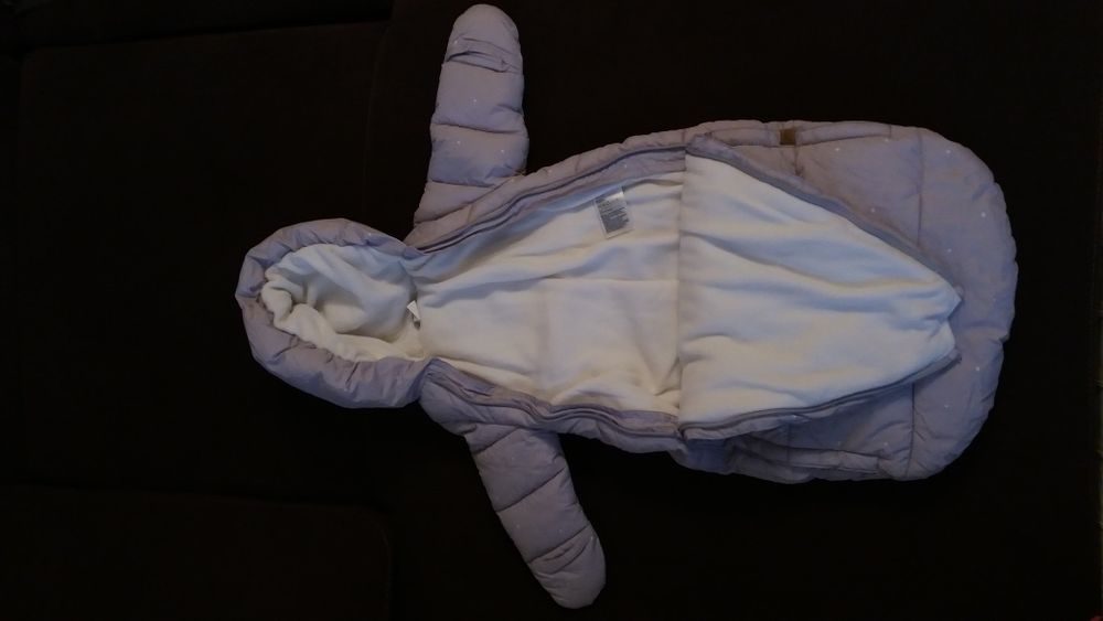 Sac pentru carucior, cu gluga