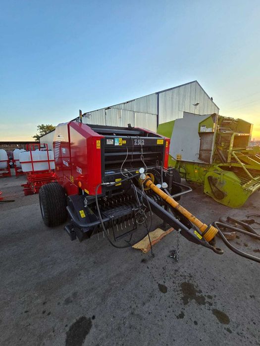 Пресс подборщик Metal-Fach z 562 в хорошим состояний