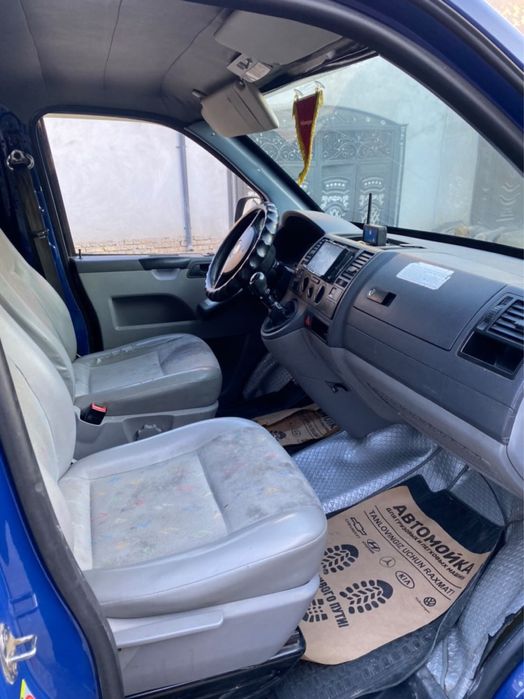 Продается Volkswagen T5 2010 года машына на ходу сел и поехал
