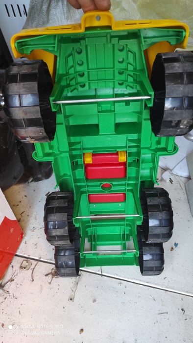 Моделька автобуса.