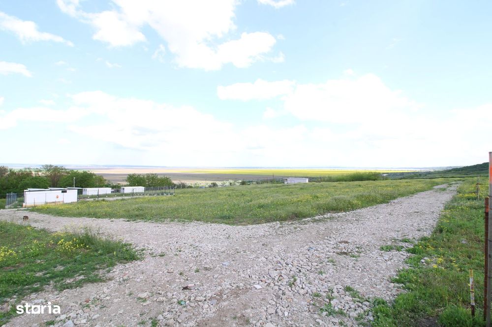 Vand 500mp teren + locuinta modulara 54 mp com.Vanatori