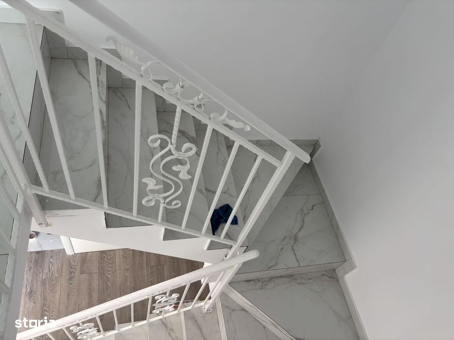 De vânzare casă P+1E tip duplex