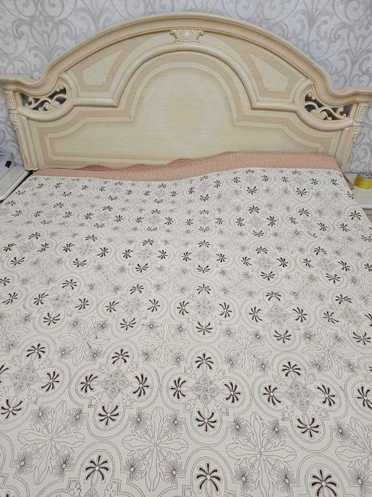 Двухспальная кровать б/у