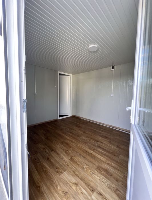 Conatiner modular birou cu spatiu sanitar de locuit