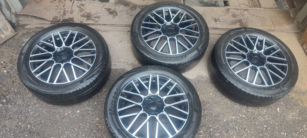 Продам диски R17 с резиной