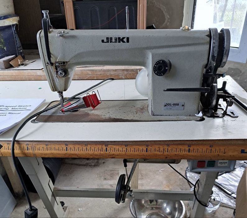 3 професионални шевни машини Juki, Pfaff и Yamata.