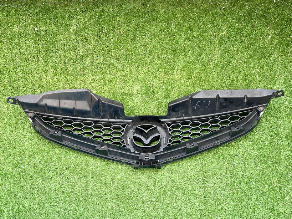 2бр оригинални решетки за Мазда 5