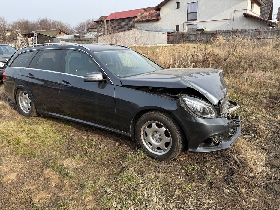 Dezmembrez mercedes e class w212 T Turing 200cdi  2015 om651 culoare 755 (Gri tenorit - vopsea metalizată) euro 6 cu AdBlue  cu volan pe stanga