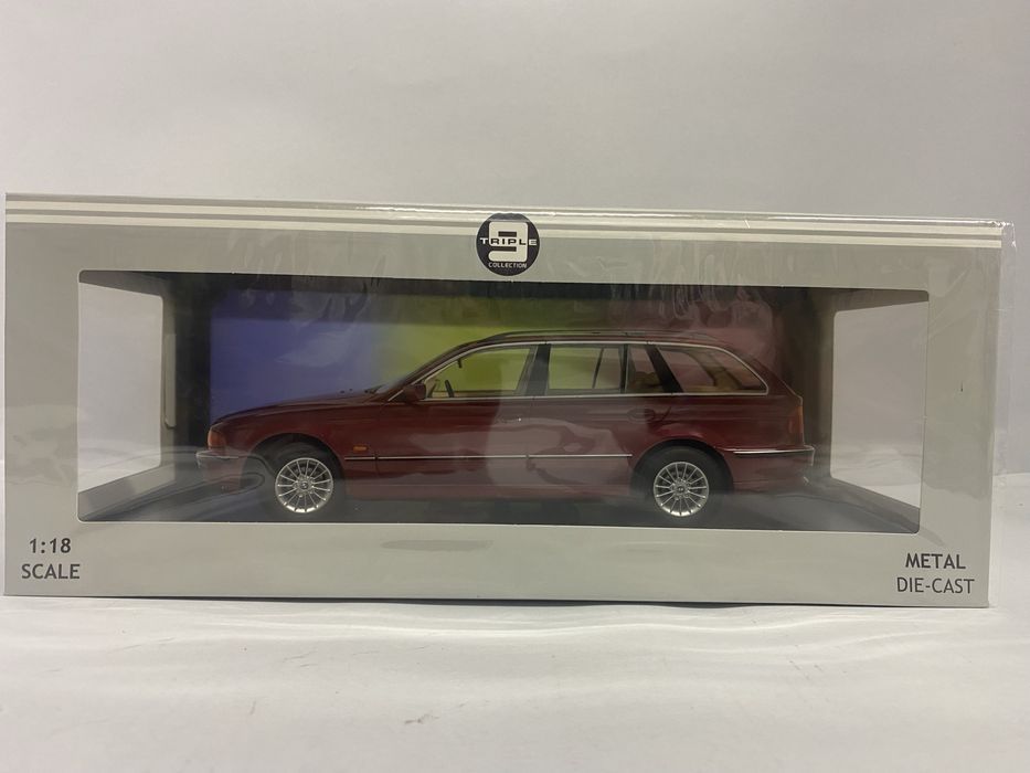 TRIPLE9 BMW E39 5-Series Touring an 1998 machetă auto scara 1:18 26 cm